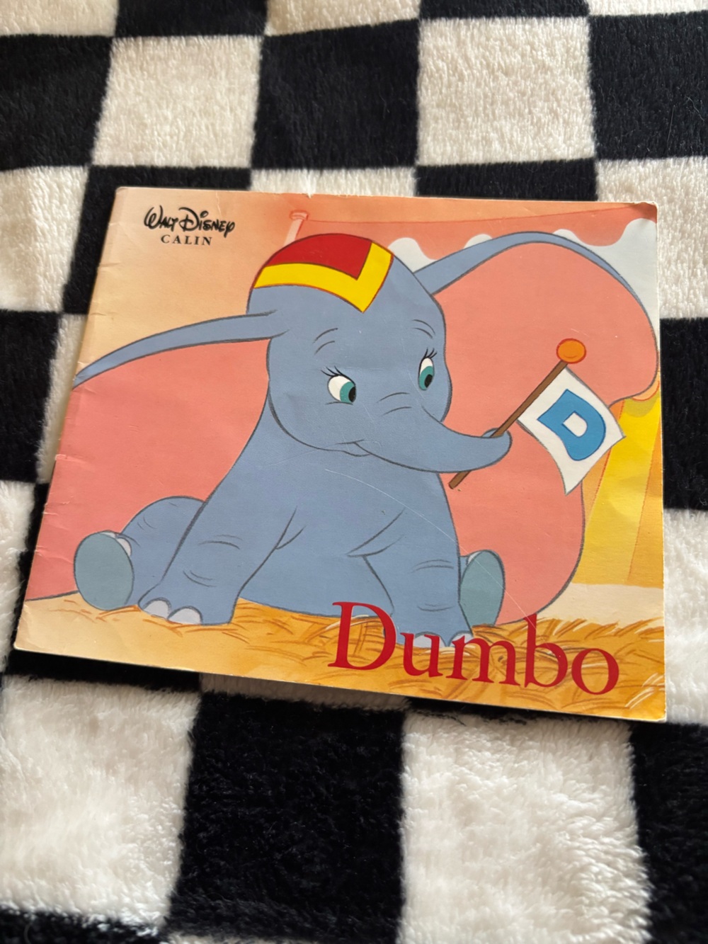 Small Disney dumbo book